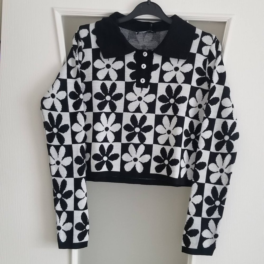 Black and White Checkered Flower Crop Sweater